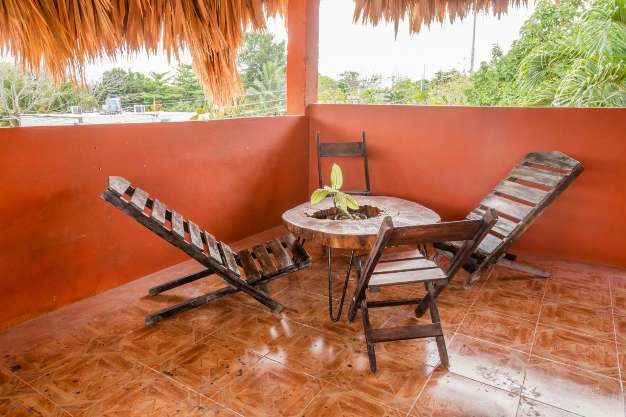 Black Jaguar Hostel Bacalar Exterior photo
